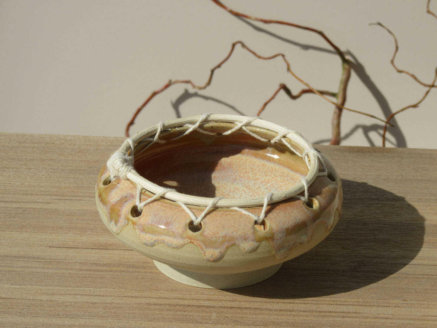 Vide-poche DUNE en grès et vannerie