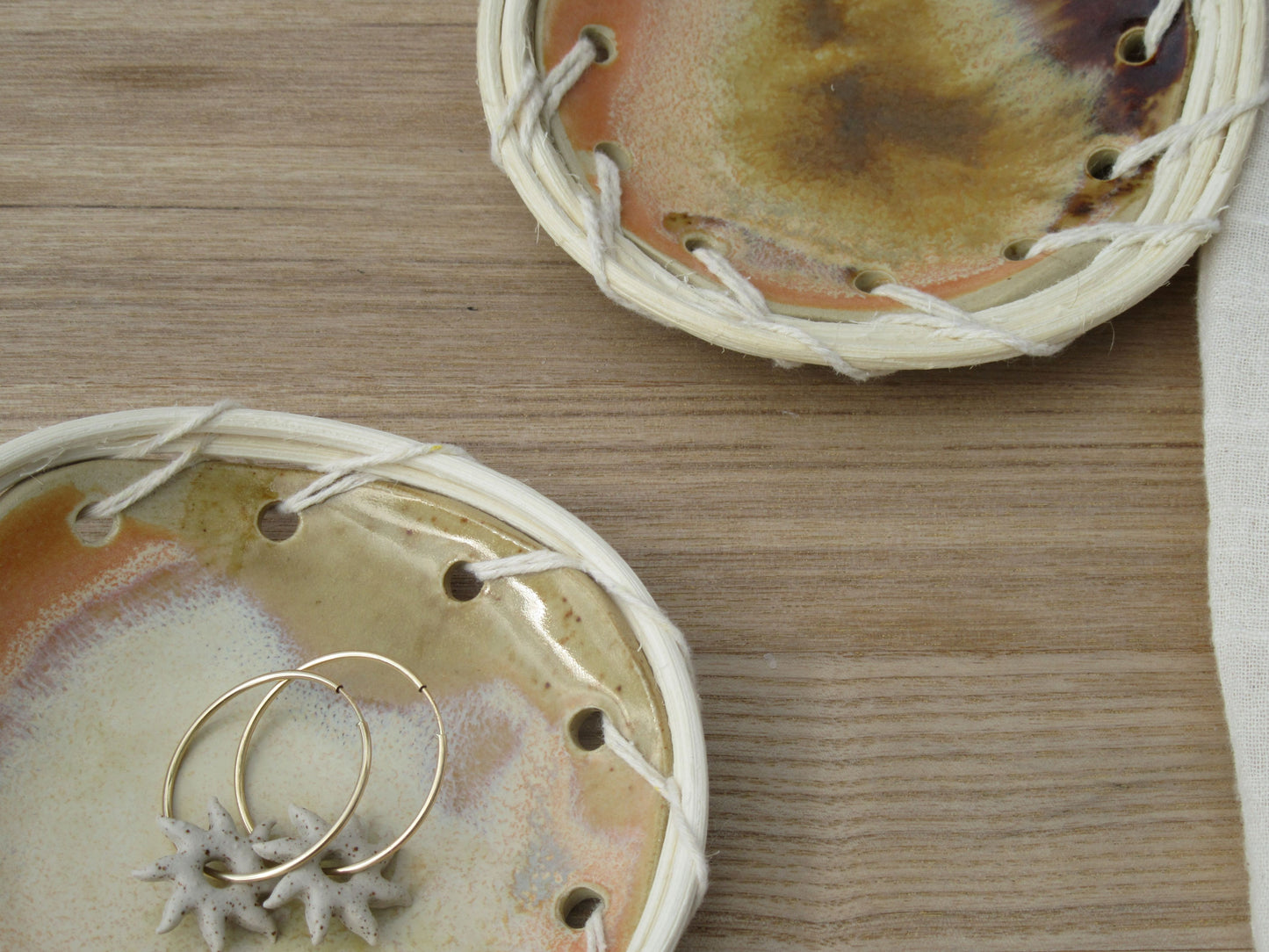 Coupelle à bijoux DUNE en grès et vannerie